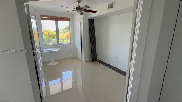 Hollywood, Florida 33020, image 1