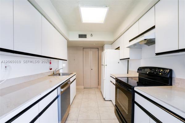 Mystic Pointe Tower 200, 19101 NE 36th Ct #705, Aventura, Florida 33180, image 3