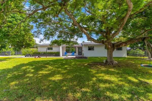 11243 SW 174th Ter, Unincorporated Dade County, Florida 33157, image 2