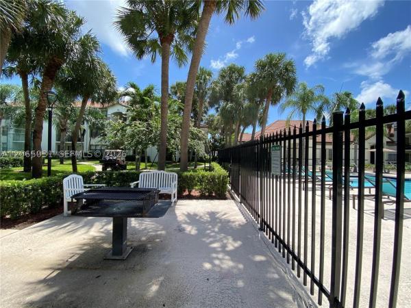 Hollywood Parc, 540 S Park Rd #14-9, Hollywood, Florida 33021, image 3