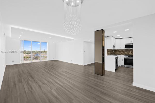 Gateway House South, 16710 NE 9th Ave #802, North Miami Beach, Florida 33162, image 1