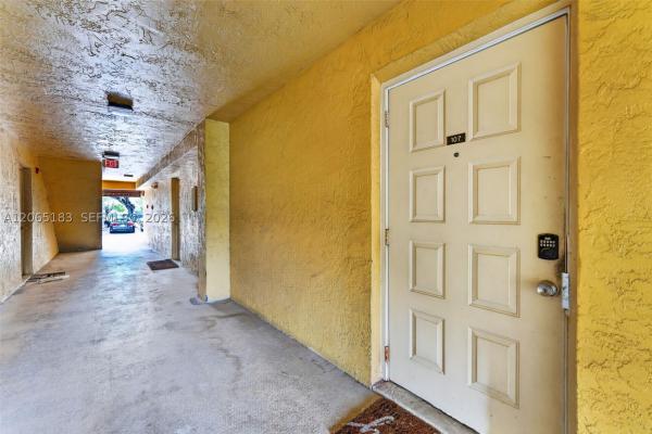 3007 N Oakland Forest Dr #107, Oakland Park, Florida 33309, image 2