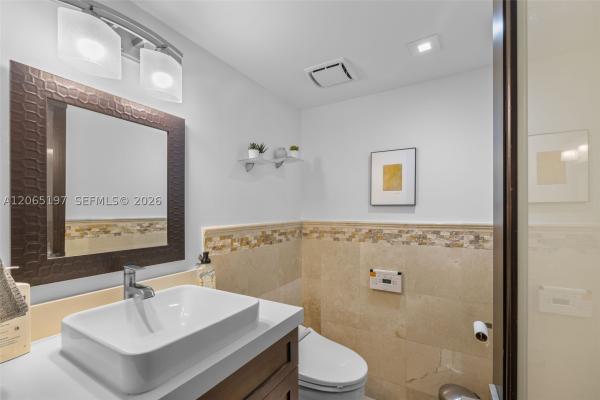 Oceanfront Plaza, 2625 Collins Ave #402, Miami Beach, Florida 33140, image 2