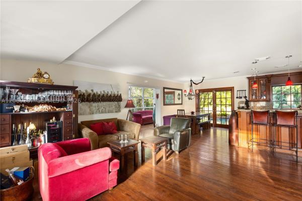 Riviera, 6315 Maynada St, Coral Gables, Florida 33146, image 3