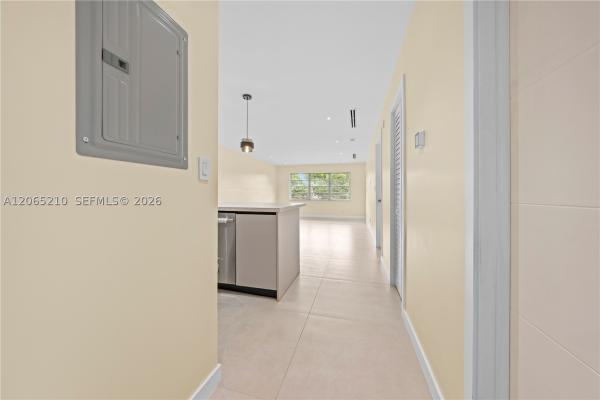 1400 NE 191st St #305, Unincorporated Dade County, Florida 33179, image 2