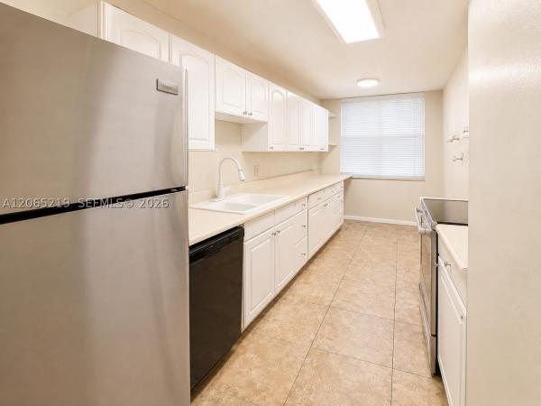 Coronado At Jacaranda, 250 Jacaranda Dr #805, Plantation, Florida 33324, image 2