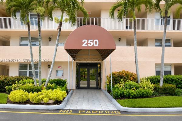 Coronado At Jacaranda, 250 Jacaranda Dr #805, Plantation, Florida 33324, image 3