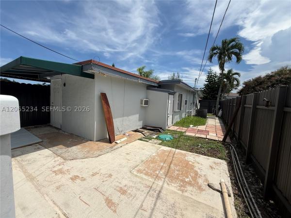 8805 SW 43rd Ter, Unincorporated Dade County, Florida 33165, image 1