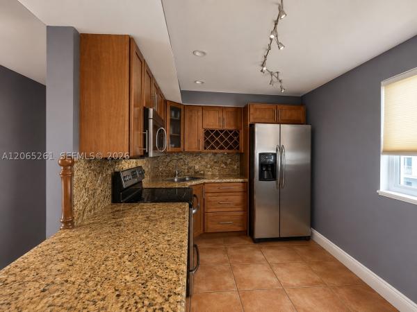Bayview Point, 3601 NE 170th St #605, North Miami Beach, Florida 33160, image 1
