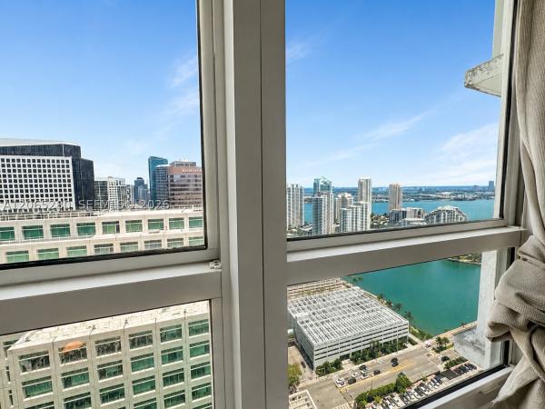 The Plaza On Brickell East, 950 Brickell Bay Dr #3904, Miami, Florida 33131, image 2