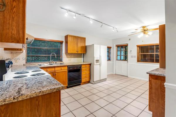 11624 SW 93rd St, Unincorporated Dade County, Florida 33176, image 1