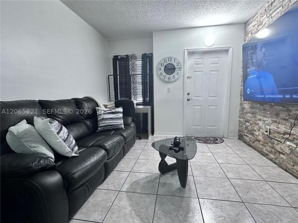 Vista Al Lago, 4689 NW 9th St #109, Miami, Florida 33126, image 2