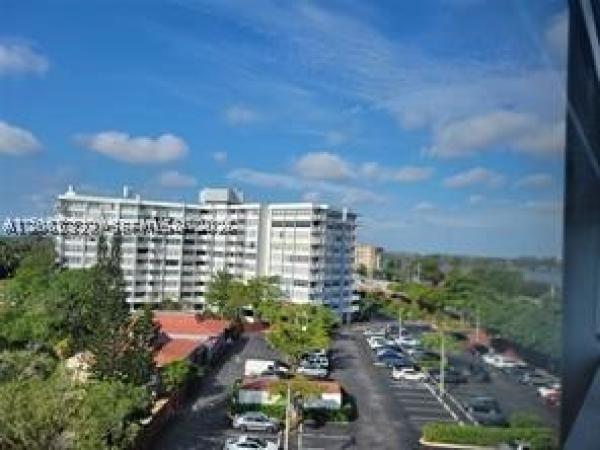 1300 NE Miami Gardens Dr #713E, Unincorporated Dade County, Florida 33179, image 2