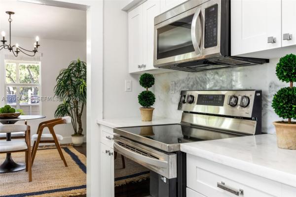Royal Palm Villas, 7121 SW 63rd Ave, South Miami, Florida 33143, image 3