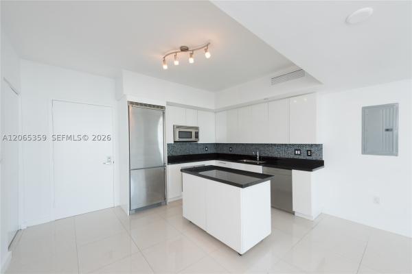Mint At Riverfront, 92 SW 3rd St #2812, Miami, Florida 33130, image 1