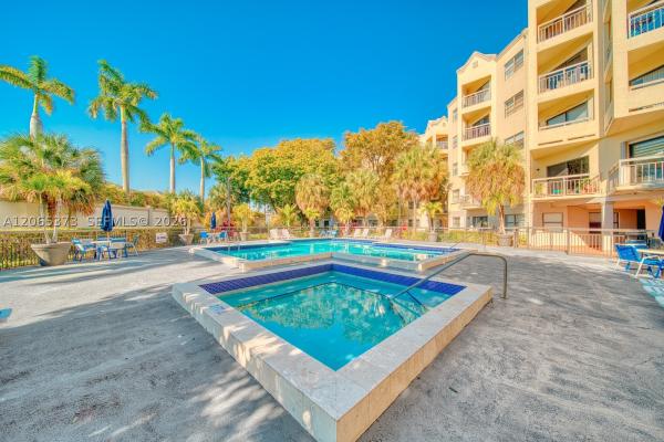 Las Vistas At Doral, 8290 Lake Dr #236, Doral, Florida 33166, image 3