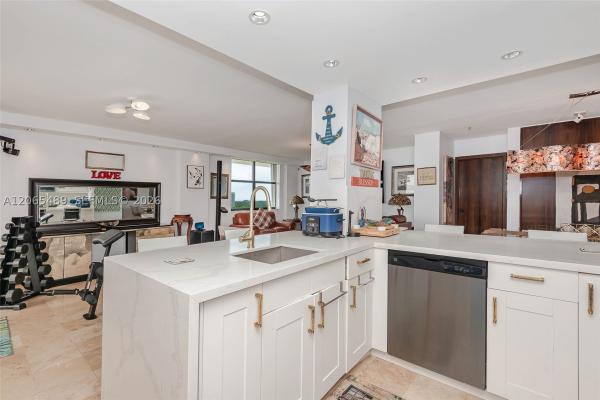 11111 Biscayne Blvd #12B, Unincorporated Dade County, Florida 33181, image 3