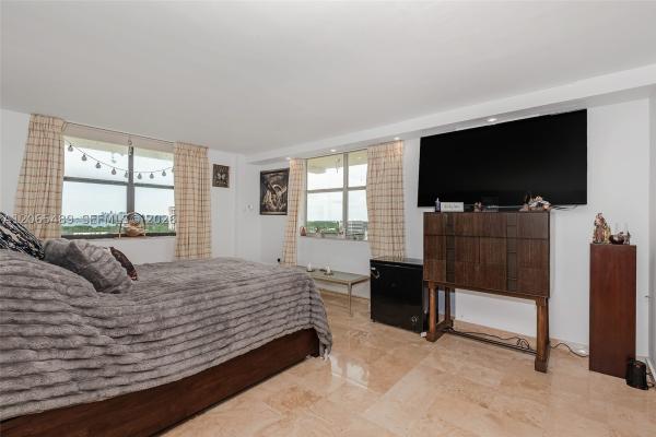 11111 Biscayne Blvd #12B, Unincorporated Dade County, Florida 33181, image 1