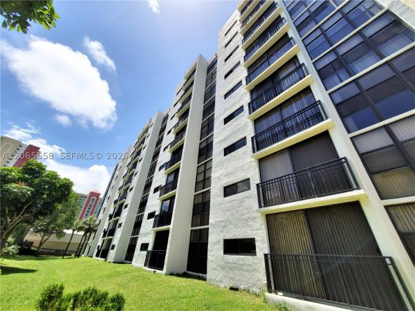 Plaza Of The Americas, 17011 N Bay Rd #801, Sunny Isles Beach, Florida 33160, image 3