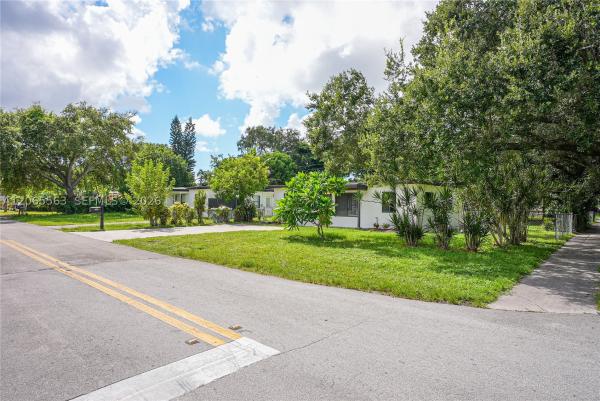 Hollywood Suburbs, 6336 Garfield St, Hollywood, Florida 33024, image 1