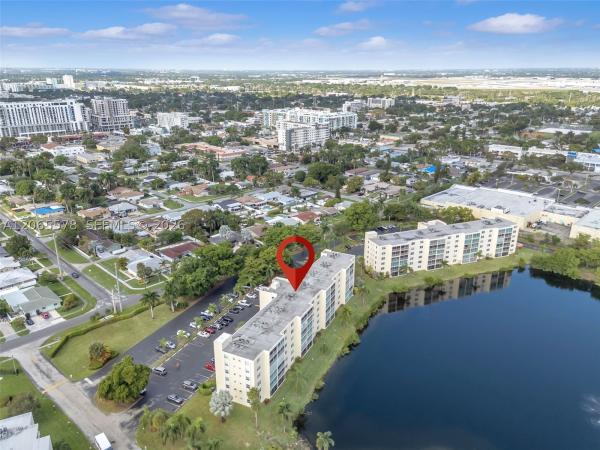 Meadowbrook Lakes View, 141 SE 3rd Ave #101, Dania Beach, Florida 33004, image 2