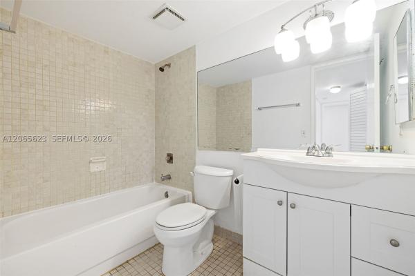 10050 NW 9th Street Cir #203, Unincorporated Dade County, Florida 33172, image 1