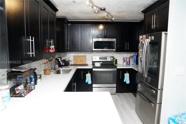 Lake Island, 4332 NW 3rd Ter, Deerfield Beach, Florida 33064, image 2
