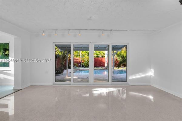 Royal Palm Vista, 617 NE 2nd Pl, Dania Beach, Florida 33004, image 3