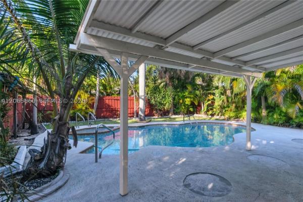 Royal Palm Vista, 617 NE 2nd Pl, Dania Beach, Florida 33004, image 2