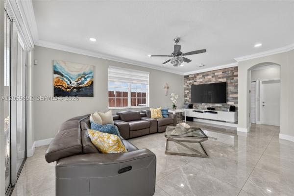 1051 SW 144th Pl, Unincorporated Dade County, Florida 33184, image 2