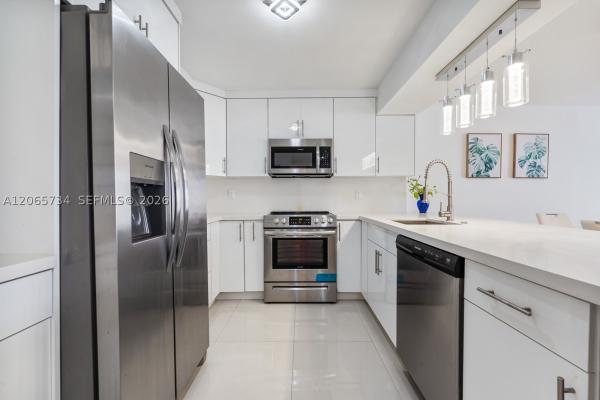 Arlen Beach, 5701 Collins Ave #319, Miami Beach, Florida 33140, image 1