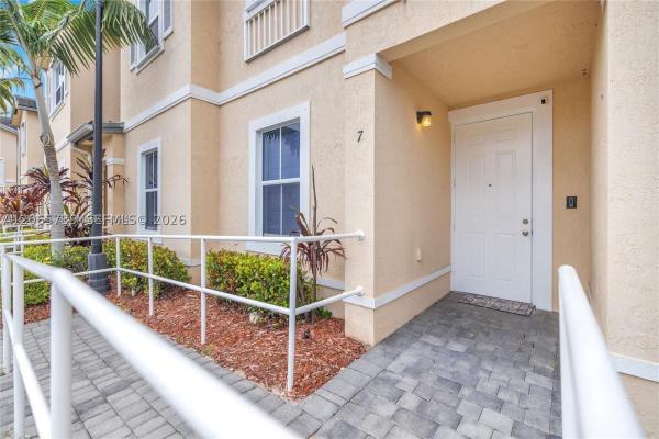 Fiji, 2819 SE 1st Dr #7, Homestead, Florida 33033, image 2