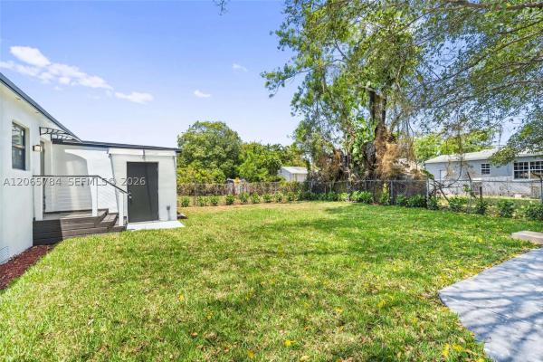 Lin Heights, 1121 NW 57th St, Miami, Florida 33127, image 2