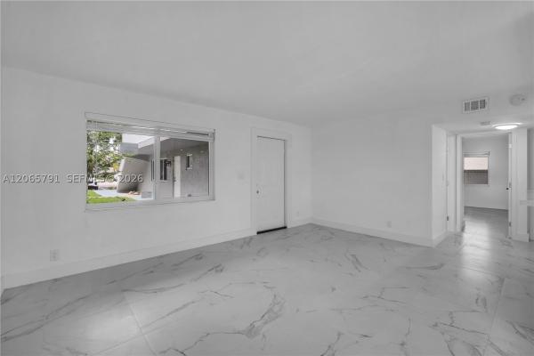 414 SE 14th St #1-8, Fort Lauderdale, Florida 33316, image 3
