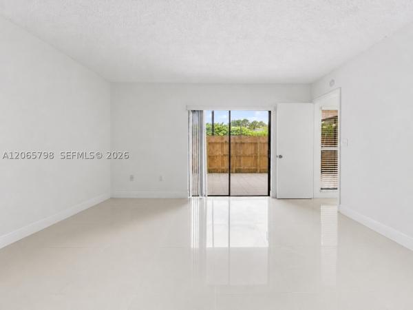 10895 NW 7th St #14-28, Unincorporated Dade County, Florida 33172, image 2