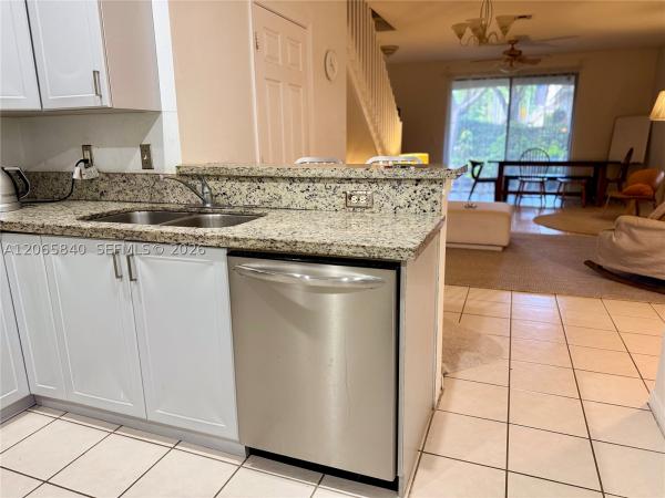 Courtyard At The Grove, 3973 Orange Tree Ln, Weston, Florida 33332, image 2