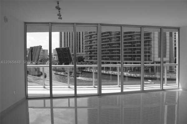 Icon Brickell Tower 1, 465 Brickell Ave #502, Miami, Florida 33131, image 3