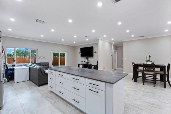 15717 SW 138th Ter, Unincorporated Dade County, Florida 33196, image 1