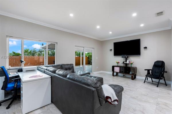 15717 SW 138th Ter, Unincorporated Dade County, Florida 33196, image 3