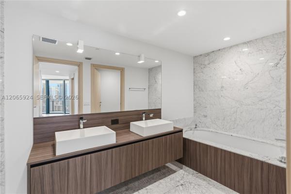 Brickell Flatiron, 1000 Brickell Plz #1902, Miami, Florida 33131, image 1