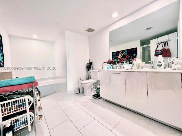 The Plaza On Brickell East, 950 Brickell Bay Dr #1807, Miami, Florida 33131, image 1