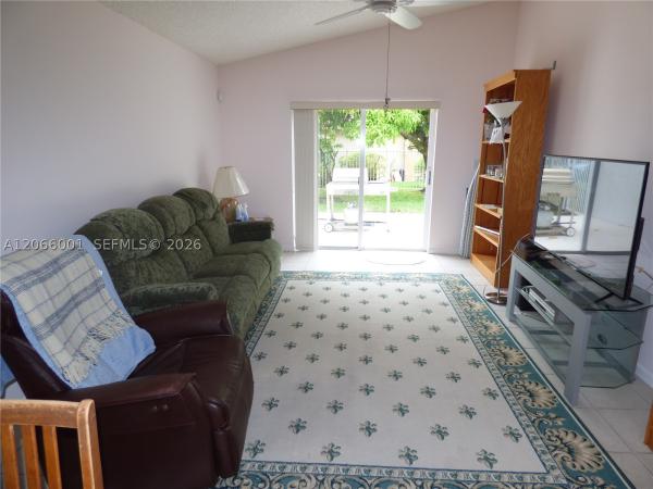 Walden Lake, 474 SW 205th Ave, Pembroke Pines, Florida 33029, image 2