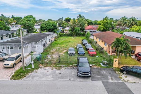 3330 NW 101st St, Unincorporated Dade County, Florida 33147, image 1