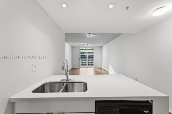 Fortune House, 185 SE 14th Ter #1010, Miami, Florida 33131, image 3