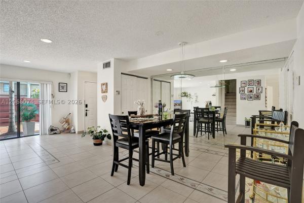 Lakes Of Emerald Hills, 3003 Lakewood Ln #300, Hollywood, Florida 33021, image 3