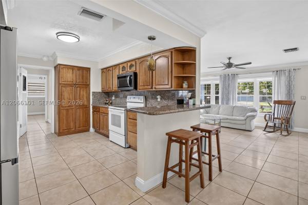 Plantation Gardens, 801 Ixora Ln, Plantation, Florida 33317, image 2