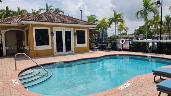 Highland Park Village, 141 NW 2nd Ave #2, Hallandale Beach, Florida 33009, image 2