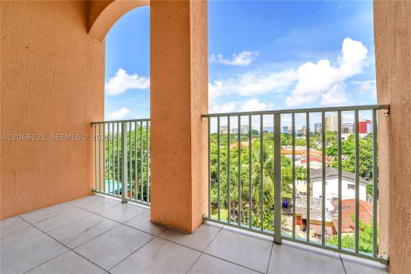 Shamrock By The Gables, 2280 SW 32nd Ave #403, Miami, Florida 33145, image 2