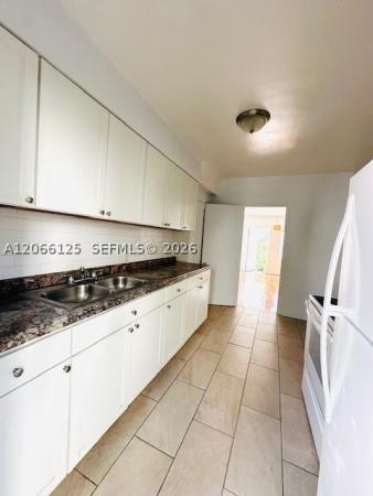 821 W 39th St #2, Miami Beach, Florida 33140, image 3