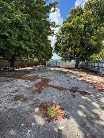 Hialeah Residential, 568 E 49th St, Hialeah, Florida 33013, image 2